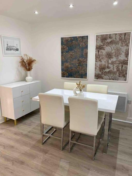 Luxury Town Centre Apartment Walking Distance To Rsc Theatre Стратфорд на Ейвън Екстериор снимка