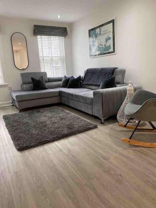 Luxury Town Centre Apartment Walking Distance To Rsc Theatre Стратфорд на Ейвън Екстериор снимка